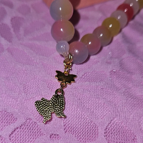 Elegant Multicolor Glass Beaded Bracelet with Gold Charms - Picture 4 of 6